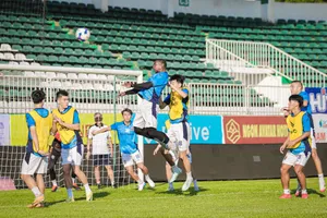 B.Bình Dương có mặt tại Pleiku sớm để chuẩn bị cho trận đấu.