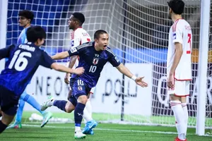 Minato Yoshida ghi 2 bàn vào lưới UAE