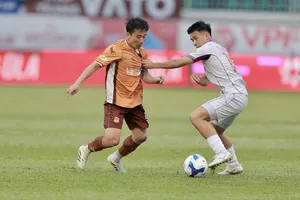 B.Bình Dương để thua chóng vánh trước HA.GL ở vòng 17. Ảnh: ANH TRẦN