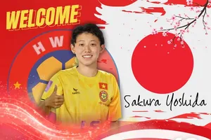 Tiền vệ Maria Jamila Khan