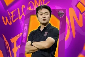 Trợ lý Naoki Kusunose sẽ đồng hành cùng HLV Anh Đức từ vòng 24.