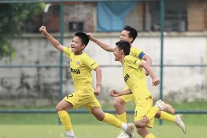 Niềm vui của các cầu thủ SLNA sau chiến thắng trên loạt sút luân lưu.