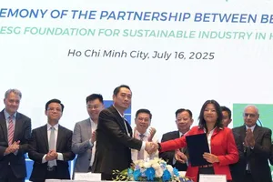 Buổi lễ ký kết thỏa thuận diễn ra vào chiều 16-7.