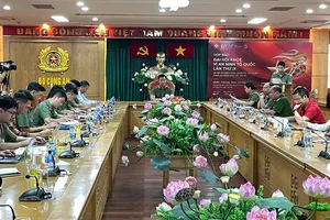 Toàn cảnh buổi họp sáng 18-7