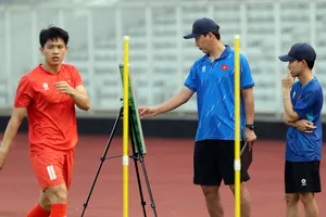 Áp lực với HLV Kim Sang-sik là không nhỏ khi phải phải bảo vệ thành quả của những HLV tiền nhiệm khi U23 Việt Nam vô địch ở hai kỳ gần đây.