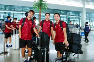 Các cầu thủ U23 Việt Nam tại sân bay, chuẩn bị lên đường về nước. Ảnh: ANH KHOA