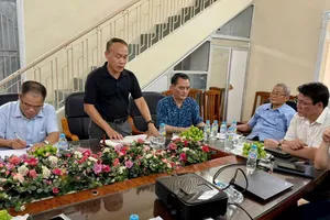 Tổng thư ký LĐBĐ Việt Nam ông Nguyễn Văn Phú phát biểu tại buổi gặp.