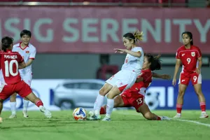 Dù vào sân từ ghế dự bị nhưng Hải Yến kịp ghi 2 bàn cho đội nhà trong trận thắng Indonesia 7-0. Ảnh: MINH HOÀNG