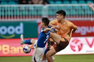 HA.GL đã gặp khó khăn ngay vạch xuất phát từ trận thua đậm trước Becamex TPHCM. Ảnh: MINH TRẦN