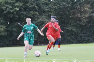 Đội hình 2 của Werder Bremen là "quân xanh" chất lượng cho các cô gái Việt Nam thử sức.