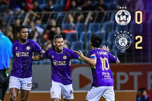 Hà Nội FC giành trọn 3 điểm trong chuyến làm khách trên sân Hòa Xuân.