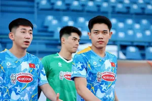 Nhiều cầu thủ trẻ có cơ hội ra sân thể hiện mình vào tối 9-10. 