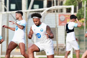 Xuân Son đang trở lại mạnh mẽ trên sân tập cùng CLB Nam Định.