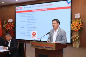 Chủ tịch HĐQT Công ty VPF – ông Trần Anh Tú phát biểu tại Đại hội.