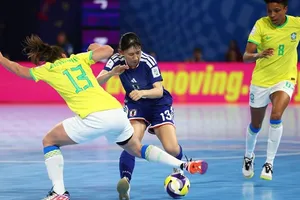 Đội tuyển futsal nữ Brazil thắng đậm 6-1 trước các cô gái Nhật Bản ở vòng tứ kết.