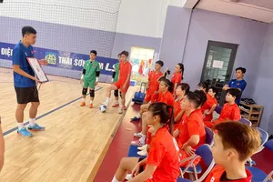 Đội tuyển futsal nữ Việt Nam tiếp tục chương trình tập luyện khi về đến TPHCM sau chuyến tập huấn tại Trung Quốc.