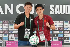 HLV Kim Sang-sik cùng các học trò sẵn sàng viết tiếp kỳ tích