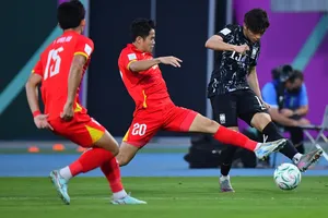 U23 Hàn Quốc bế tắc trước lối chơi lăn xả và tinh thần cao của các cầu thủ trẻ Việt Nam. Ảnh: AFC