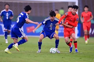 U23 Nhật Bản (áo xanh) thắng cách biệt 4-0 trước U23 Trung Quốc trong trận chung kết. Ảnh: AFC