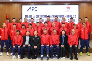 Ban tổ chức, lãnh đạo VFF cùng các học viên chụp ảnh lưu niệm tại lễ bế mạc.