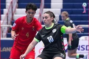 Australia quá mạnh so với Myanmar. Ảnh: FAT