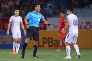 Trọng tài Songkran Bunmeekiart. Ảnh: VPF