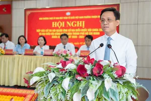 Ông Nguyễn Thế Duy phát biểu tại buổi tiếp xúc cử tri vào sáng 2-3.