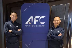 Trọng tài Ngô Duy Lân và Nguyễn Trung Hậu.