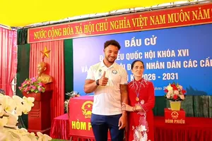 Niềm hạnh phúc đi bầu cử của các cầu thủ nhập tịch, Việt kiều đang thi đấu tại V-League