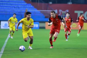 Geovanne trở lại và kịp ghi bàn cho Ninh Bình trong trận thắng PVF 3-2 vào tối 21-3. Ảnh: CAO OANH