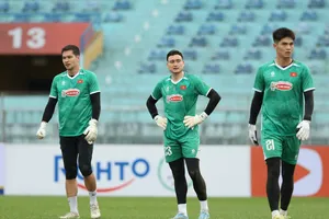 HLV Kim Sang-sik có nhiều lựa chọn ở người bắt chính trận gặp Malaysia.