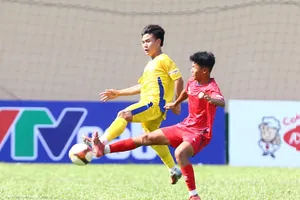 Giành 2 trận thắng liên tiếp, U15 SLNA sớm giành quyền vào Tứ kết.