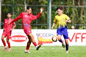 Hà Nội (áo vàng) vượt qua Tây Ninh để giành vé vào chung kết.