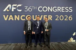 Ông Trần Quốc Tuấn (giữa) – Ủy viên Ban thi đấu FIFA, Ủy viên thường vụ AFC, Chủ tịch VFF cùng ông Trần Anh Tú – Phó Chủ tịch VFF, ông Nguyễn Văn Phú – Tổng thư ký VFF tại Đại hội AFC.