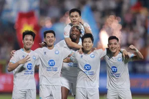 Nam Định vào top 5 sau trận thắng ở vòng 21. Ảnh: QUANG ĐƯƠNG