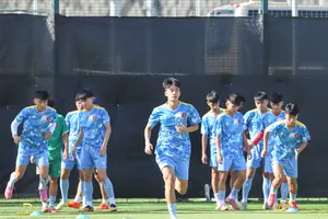 U17 Việt Nam trên sân tập ngày 2-5. Ảnh: ĐOÀN NHẬT