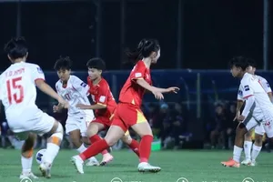 U17 nữ Việt Nam vượt qua U17 Myanmar 2-1 ở trận quyết định vé vào tứ kết. Ảnh: ĐOÀN NHẬT