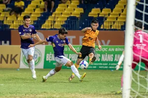 Phong độ của Hà Nội FC bất ngờ thiếu ổn định vào cuối mùa.