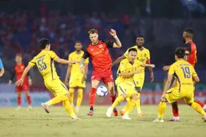 Ninh Bình giành chiến thắng ngược dòng trước SLNA để tiếp tục đua top 3. Ảnh: NBFC