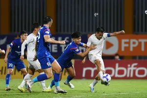 Văn Quyết tỏa sáng với vai trò dẫn dắt lối chơi và 1 lần lập công cho Hà Nội FC. Ảnh: HNFC