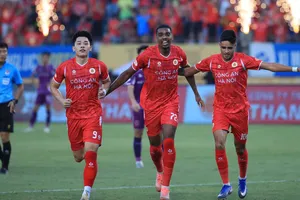 Bộ ba "sát thủ" của CLB CAHN: Đình Bắc, Alan Sebastiao và Artur. Ảnh: VPF