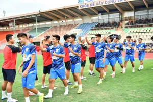 Đội bóng đất Võ hứng khởi ra sân tập khởi động cho mùa bóng 2026-2027.