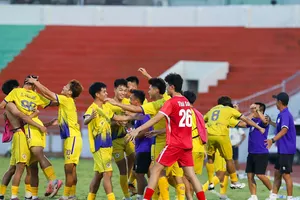 CLB Trẻ Hà Nội chính thức dược chuyển giao cho Thái Nguyên.