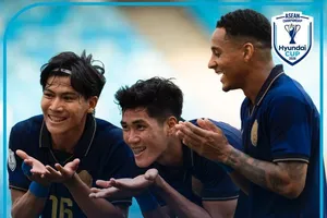 Soknet (giữa) lập cú đúp trong chiến thắng 3-0 của Campuchia trước Timor Leste. Ảnh: ASEAN United.