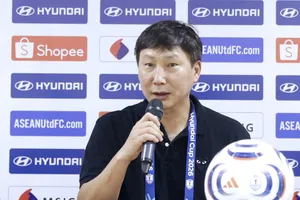 HLV Kim Sang-sik hài lòng về màn trình diễn của các học trò