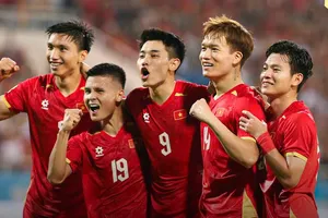 Đội tuyển Việt Nam tự tin lên đường sang Thái Lan đá trận chung kết lượt đi. Ảnh: ĐOÀN NHẬT