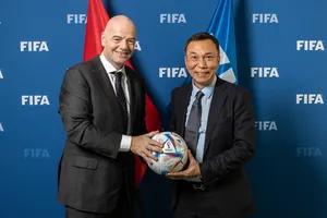 Chủ tịch FIFA Gianni Infantino và Chủ tịch VFF Trần Quốc Tuấn.