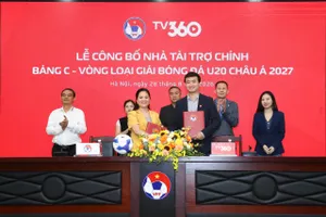 Lãnh đạo VFF và Tổng công ty Viễn thông Viettel tại lễ ký kết.