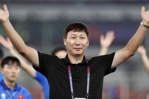 HLV Kim Sang-sik sẽ có quà chia tay FIFA ASEAN Cup 2026 bằng tấm Huy chương đồng? Ảnh: ANH KHOA