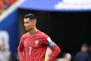 Ronaldo bị chỉ trích khi vẫn muốn tiếp tục tạo ảnh hưởng lên đội tuyển Bồ Đào Nha. Ảnh: THX